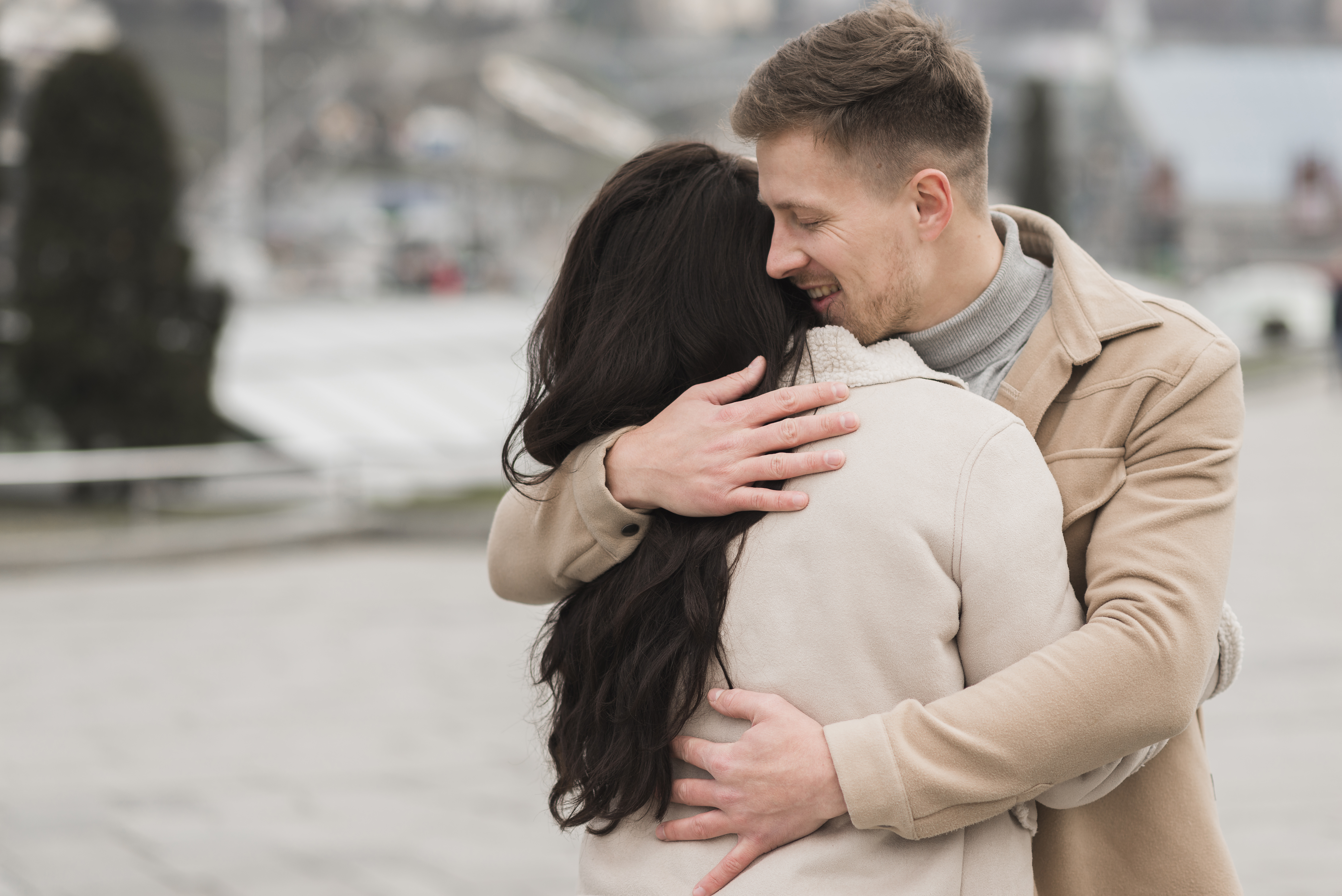 Тревога, снижение эмпатии и агрессия: к чему может привести нехватка объятий