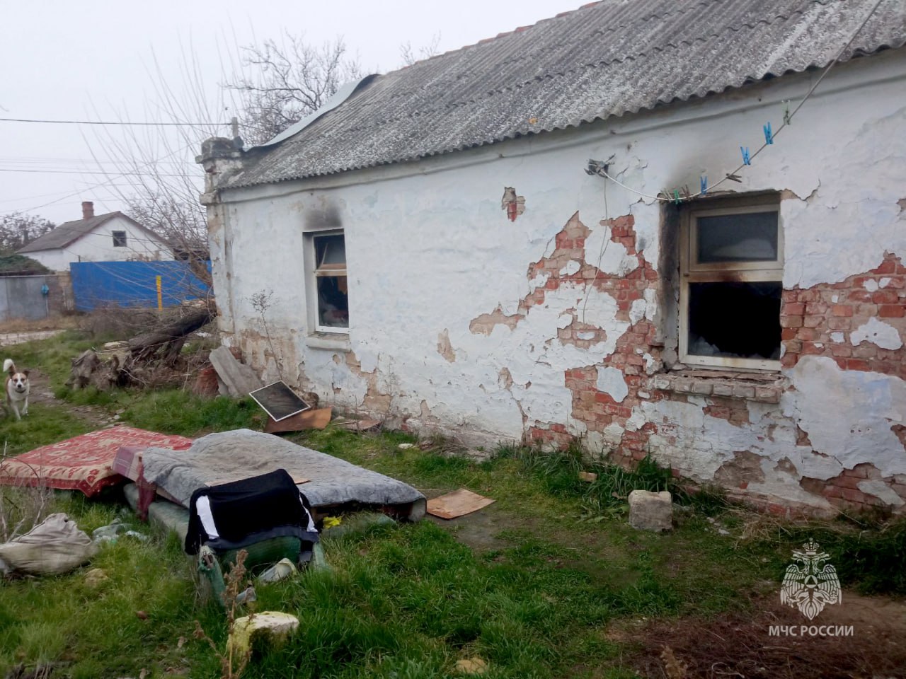 Во время пожара в Керчи погиб человек