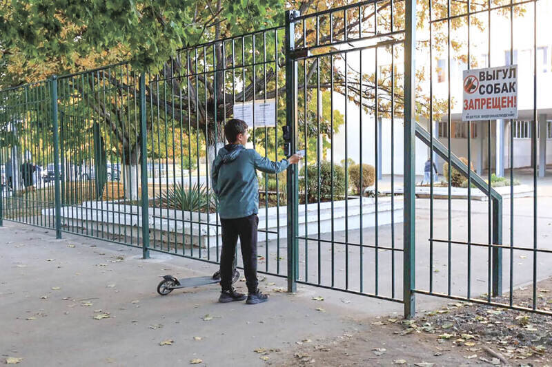 На охрану учебных заведений Крыма нужно почти два млрд рублей, как сейчас обеспечивают безопасность