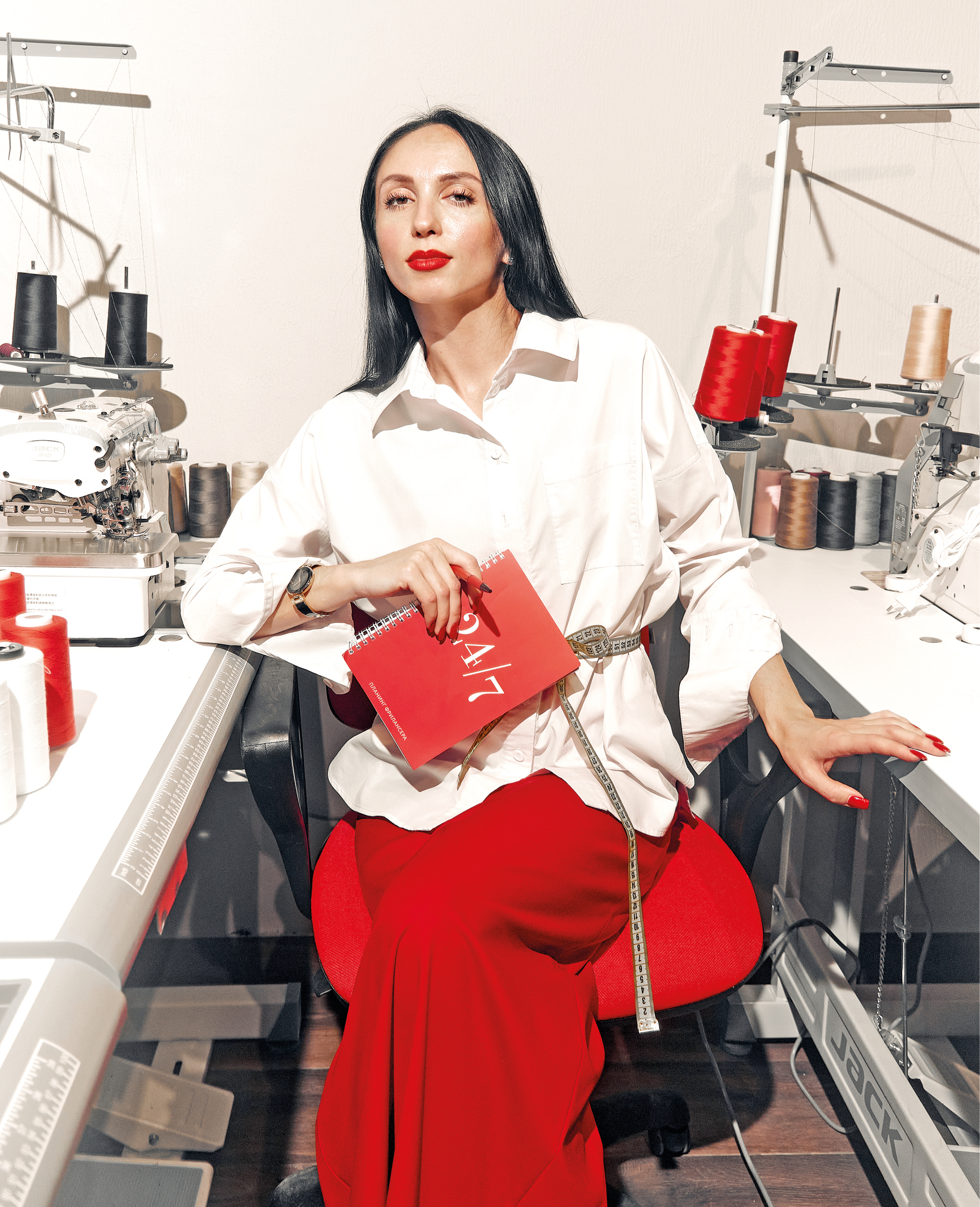 "Мы шьем радость": как дизайнер, модельер из Симферополя Марина Чрикян показывает миру красоту русского стиля