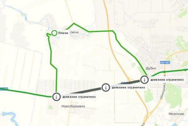 Между сёлами Дубки и Новозбурьевка Симферопольского района перекрыли дорогу из-за пожара