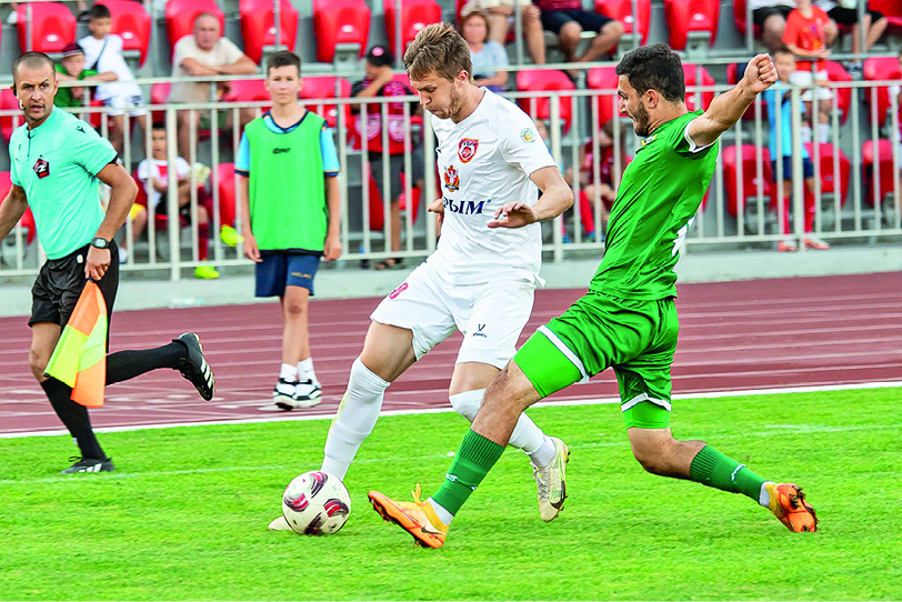 Крымские футбольные клубы уходят на перерыв в своих чемпионатах