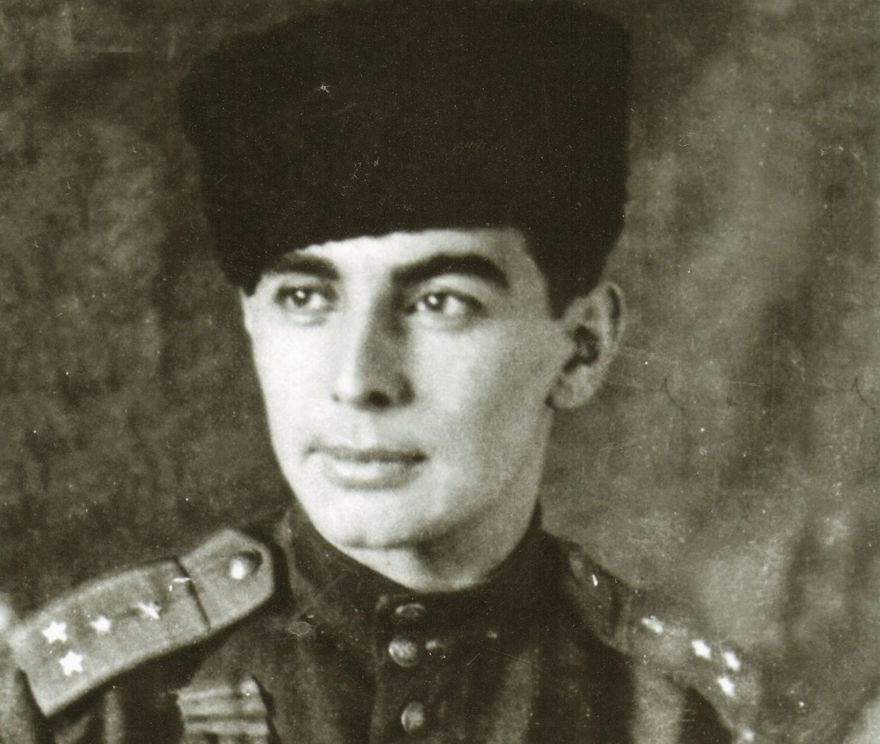 Во Львове глумятся над останками Героя Советского Союза из Крыма