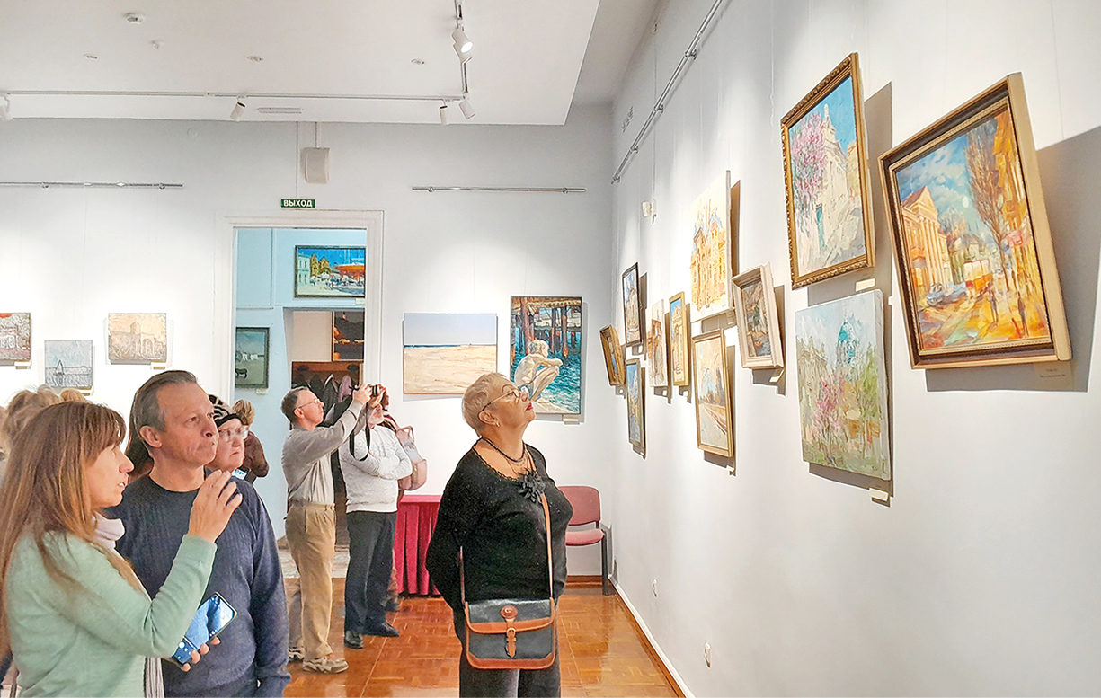 В Евпаторийском краеведческом музее открыта художественная выставка «В дар музею»