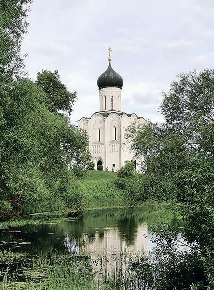 «Белая лебедь Руси»: история первого российского храма Покрова Богородицы