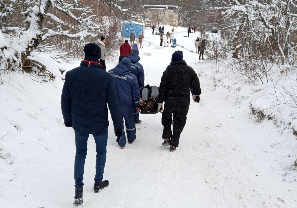 За два дня гололёд отправил в травмпункты больше двухсот крымчан 