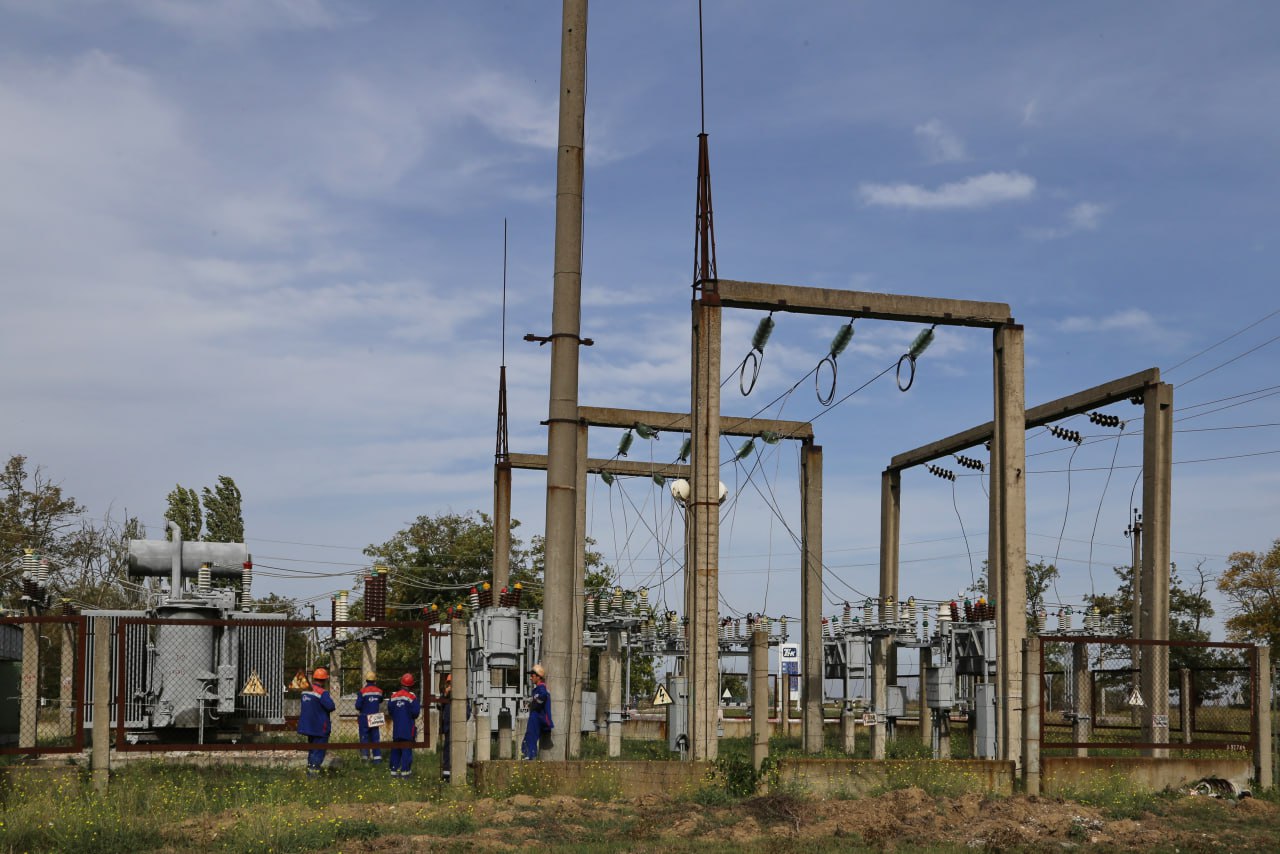 В Крыму свыше 16 тысяч человек остались без света