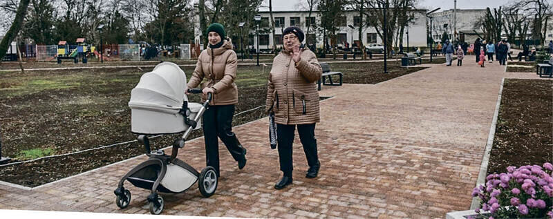 Концертная площадка и прогулочные дорожки: в Нижнегорском районе открыли новый парк