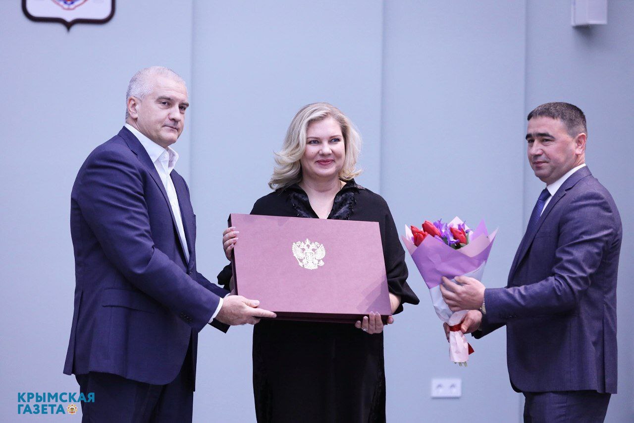 Сергей Аксёнов наградил к 8 марта выдающихся женщин Крыма - фоторепортаж