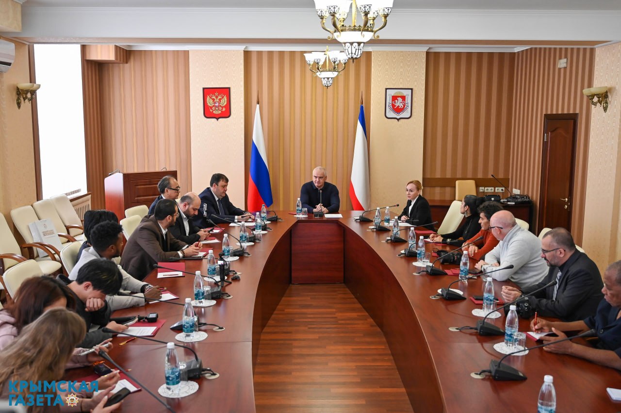 Аксёнов встретился с журналистами из стран Европы, Азии, Африки, Латинской Америки