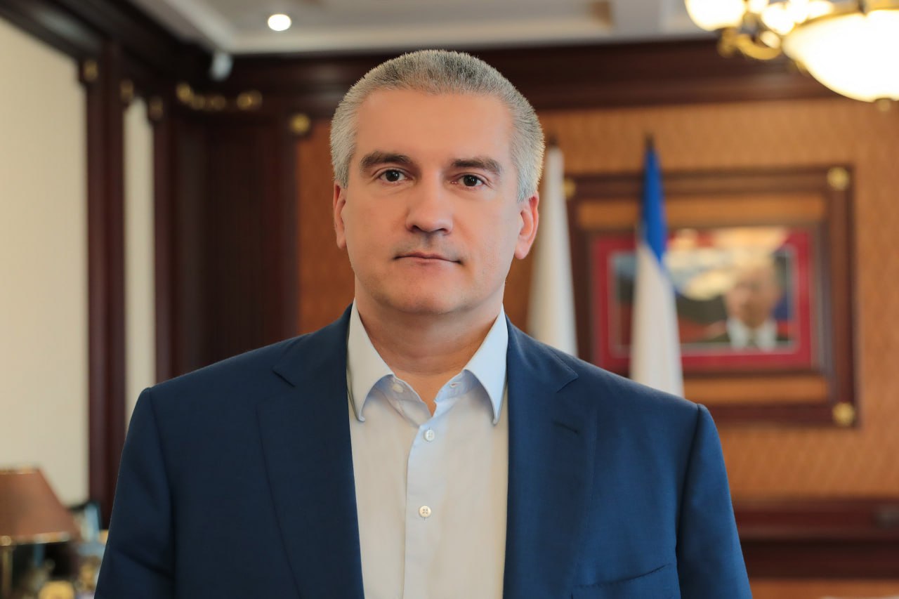 Аксёнов поздравил жителей полуострова с Днём воссоединения Крыма с Россией