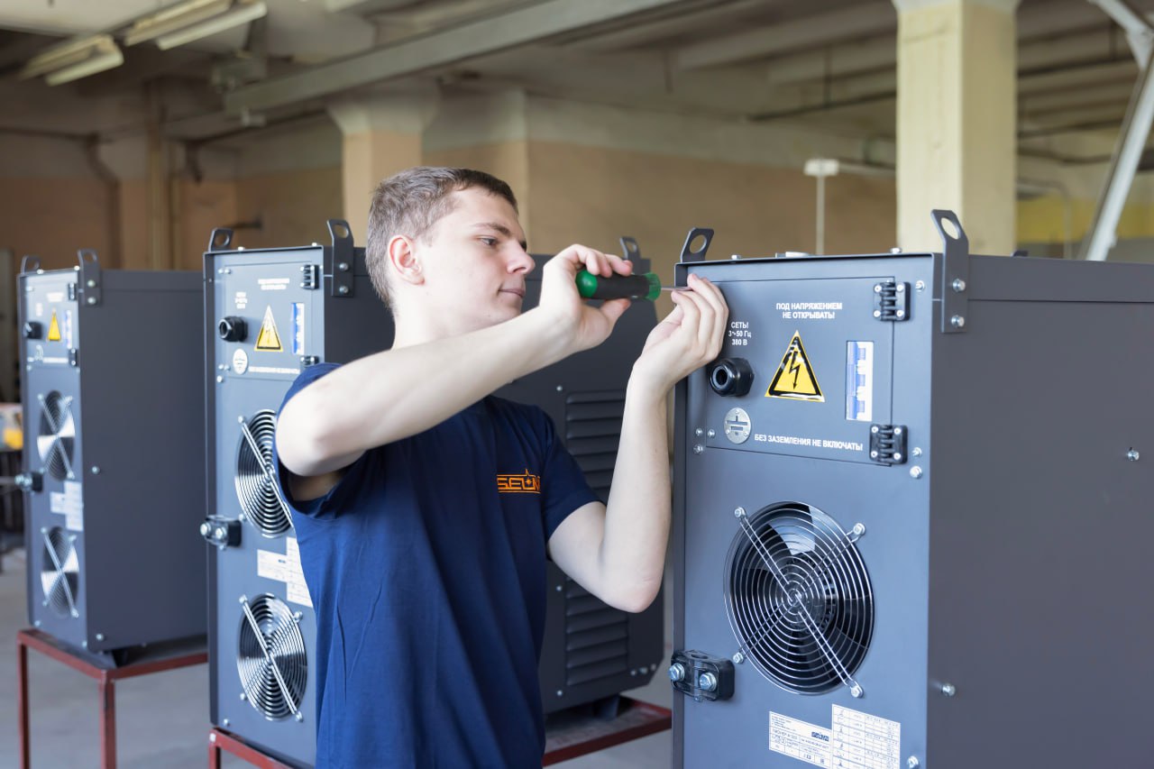 Их учебные аудитории - цеха: новая образовательная программа по подготовке инженерных кадров стартовала в Крыму