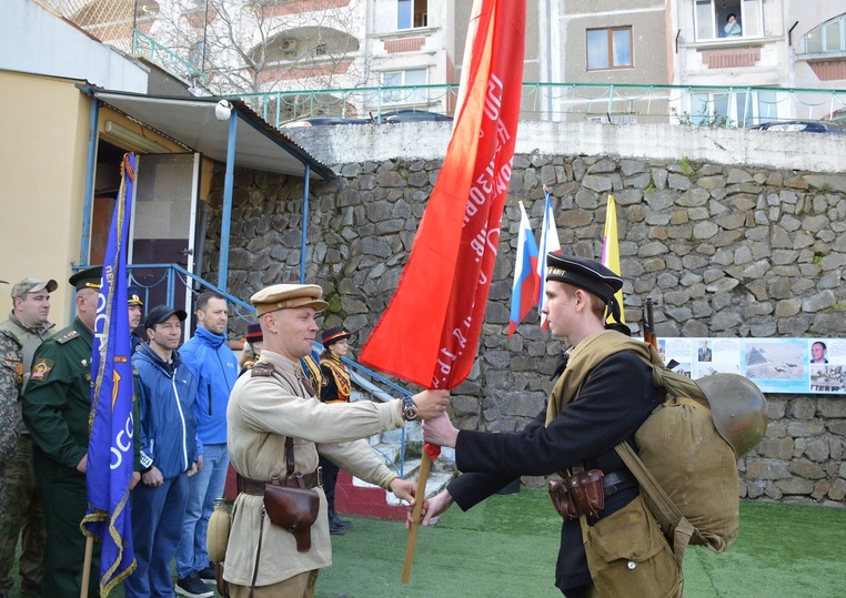 Участники военно-патриотического проекта «Дорогами Освободителей – 2026» отправились из Ялты в Керчь