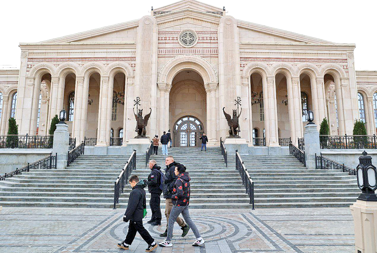 Тайная дипломатия и новые форматы: Крым как важный центр международного общения и сотрудничества