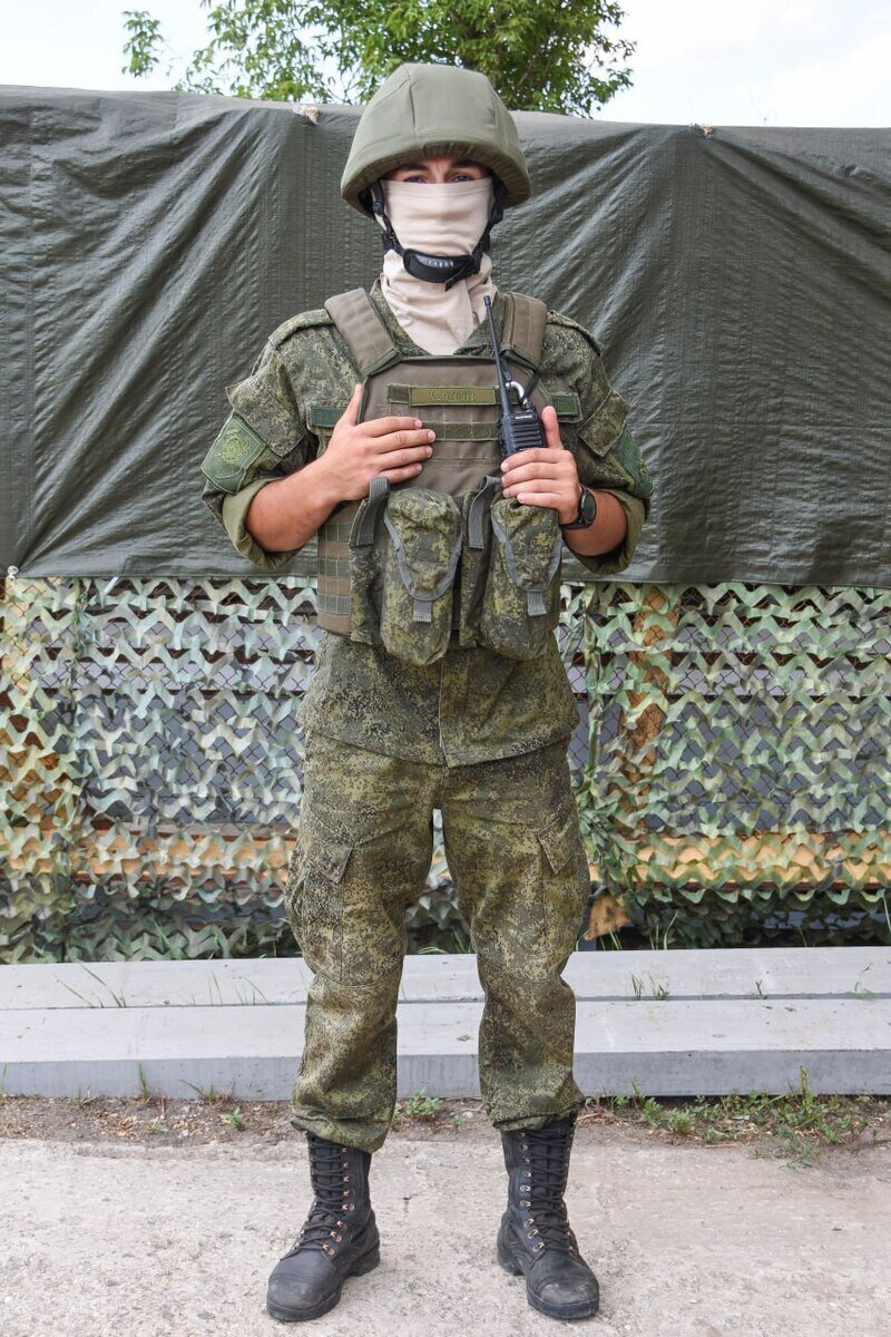 Позывной "Седой": Георгиевский крест, выдержка, смс в Дагестан и боевые русские товарищи