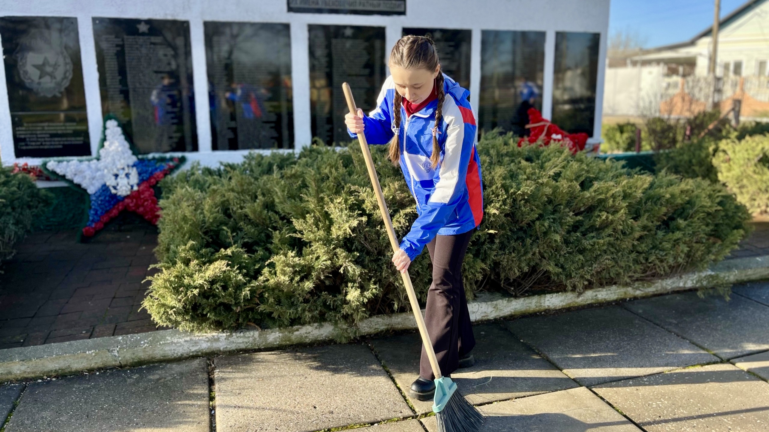 Студотряды Крыма почтили память героев в Белогорском районе