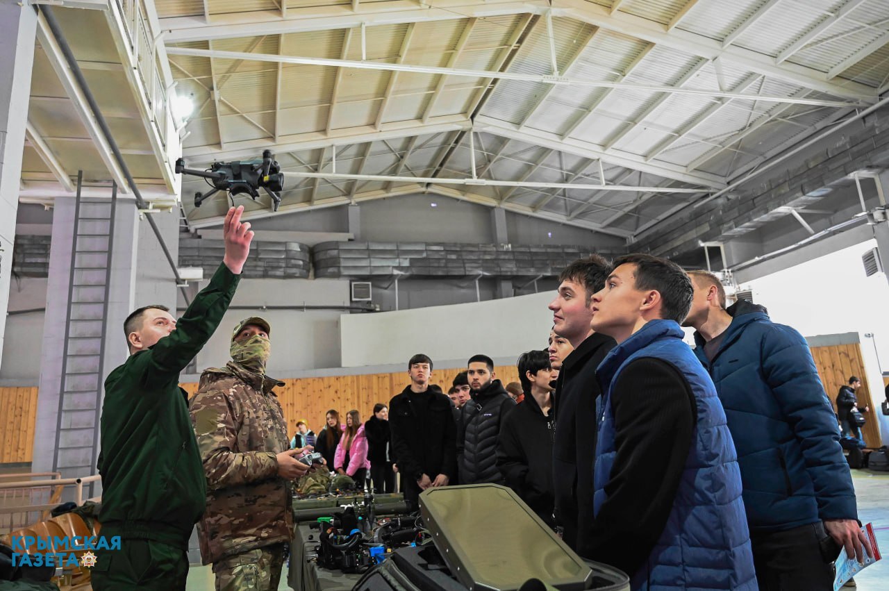 Крымским студентам рассказали о работе с беспилотными авиационными системами