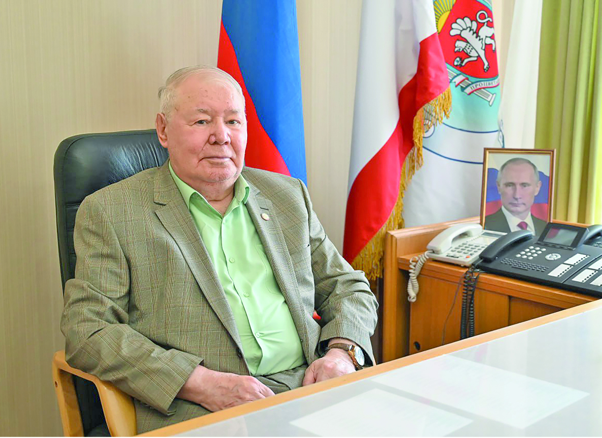 Решение проблем крымчан и  участие в патриотическом воспитании молодёжи: интервью с председателем Общественной палаты РК