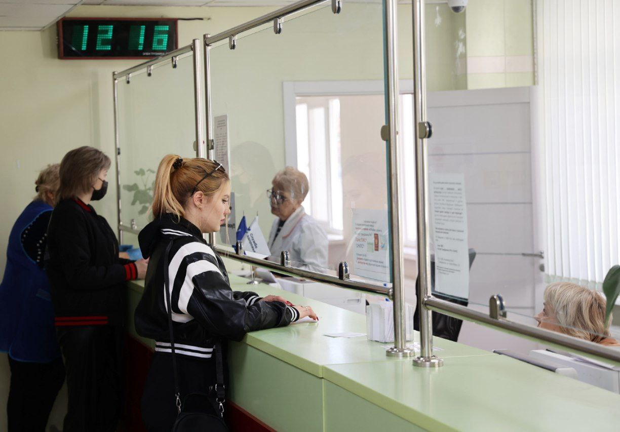 Как будут работать медучреждения Крыма в период майских праздников