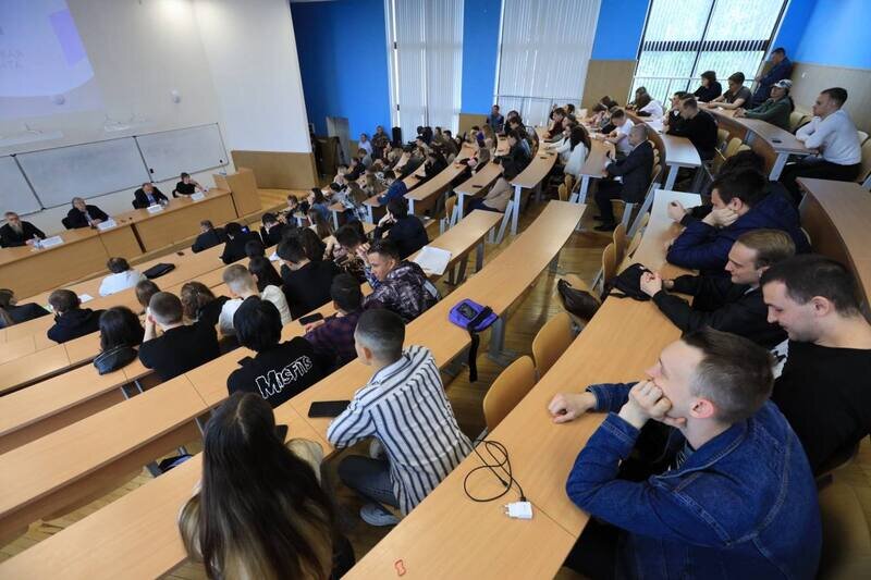 Аксëнов: студенты - это мощный кадровый и интеллектуальный потенциал нашей республики