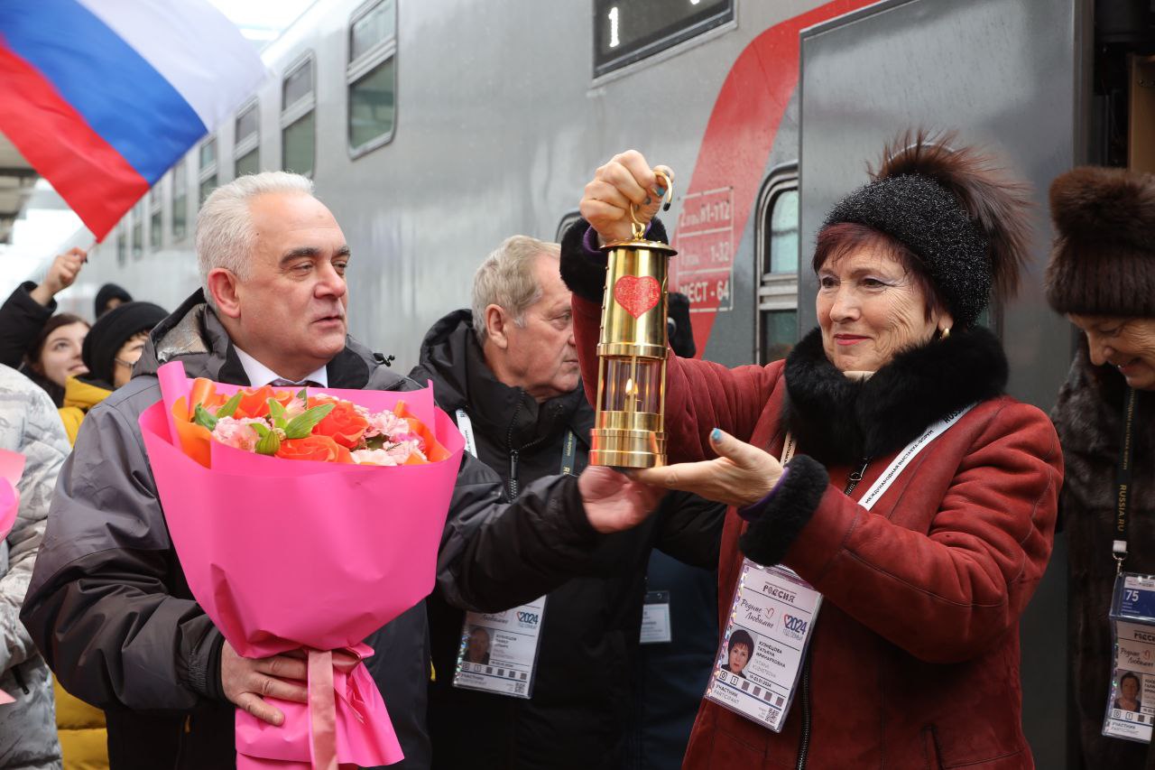 Семья из Крыма привезла огонь семейного очага «Сердце России» с выставки-форума «Россия» - фоторепортаж