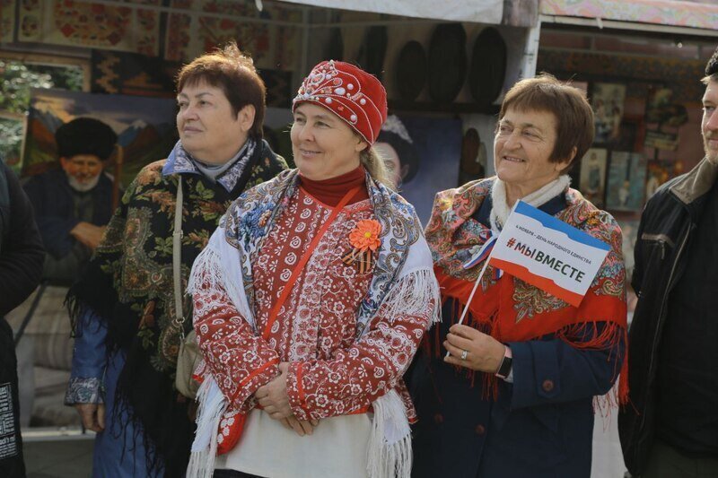Как в Крыму отмечают День народного единства - фото