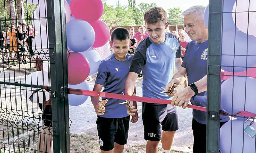 В Нижнегорском районе открывают новые спортивные площадки