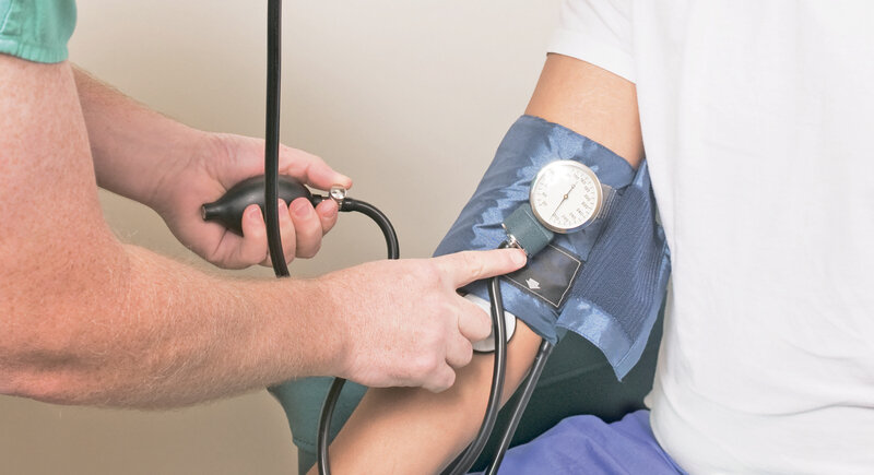 Коварное состояние: что нужно знать о повышенном давлении и как с ним бороться?