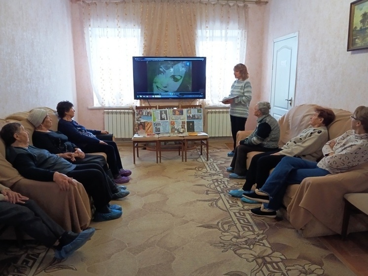 Симферопольская библиотека провела вечер памяти к 90-летию Анны Герман