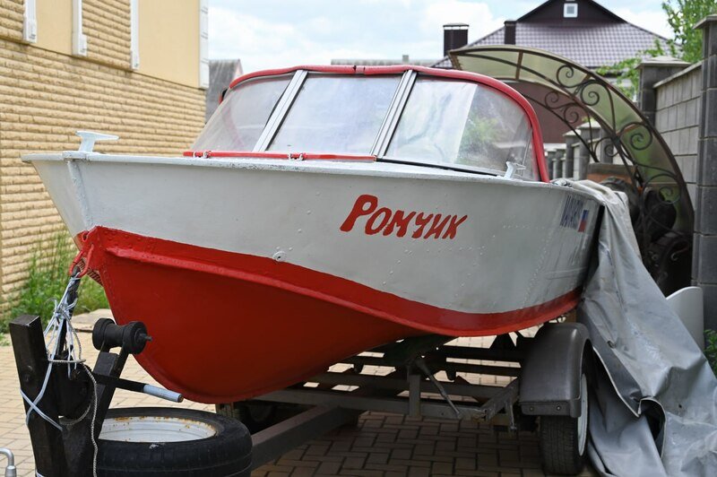 Крымские волонтёры передали в зону СВО катер - фото