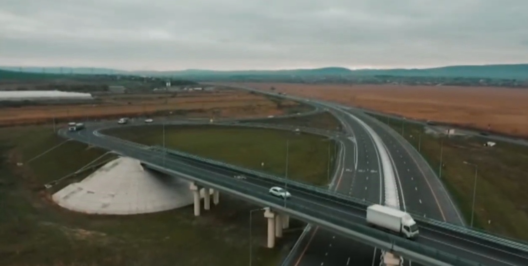 Владимир Путин открыл скоростную трассу между Краснодаром и Крымом