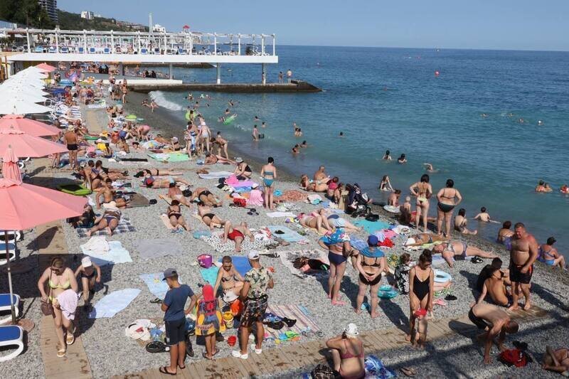 Лето, море, песок, обморок: как легче переносить жару