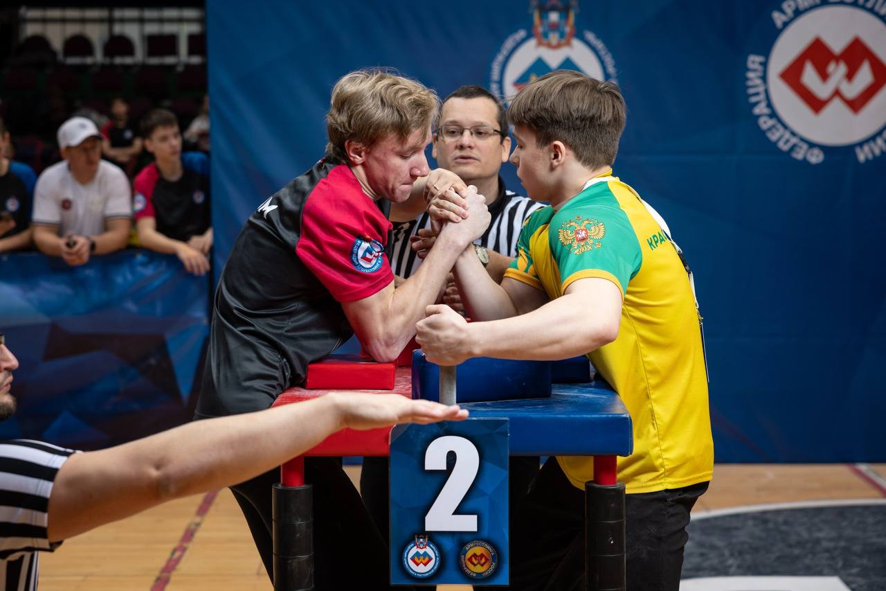 Крымские армрестлеры завоевали пять золотых медалей на соревнованиях в Ростове-на-Дону