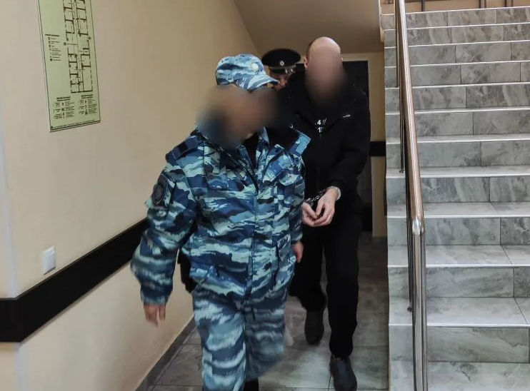 Житель Ленинского района отправится в колонию на 13 лет за сексуальное насилие над падчерицей
