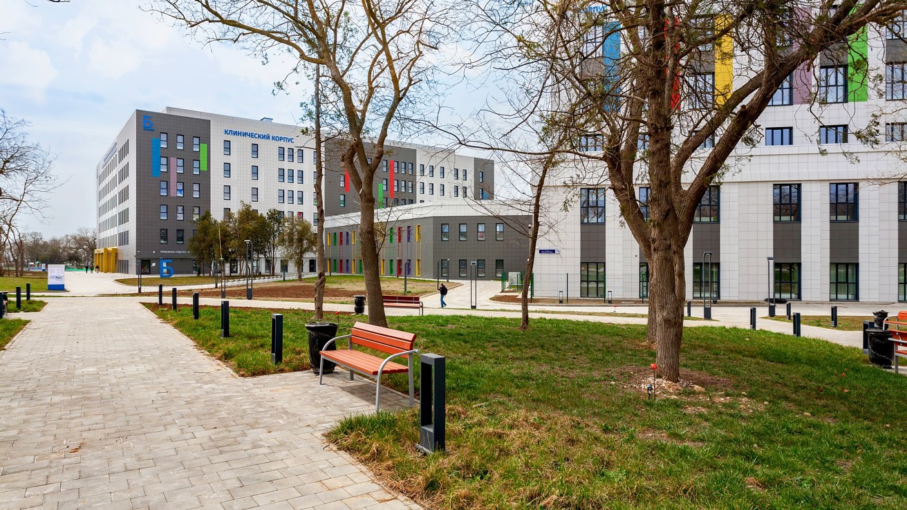 На пути к финишу: на каком этапе строительство федерального реабилитационного детского центра «Мойнаки»