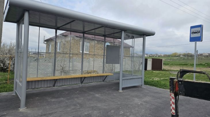 Новые остановочные павильоны установили в Крыму после обращений граждан в соцсетях