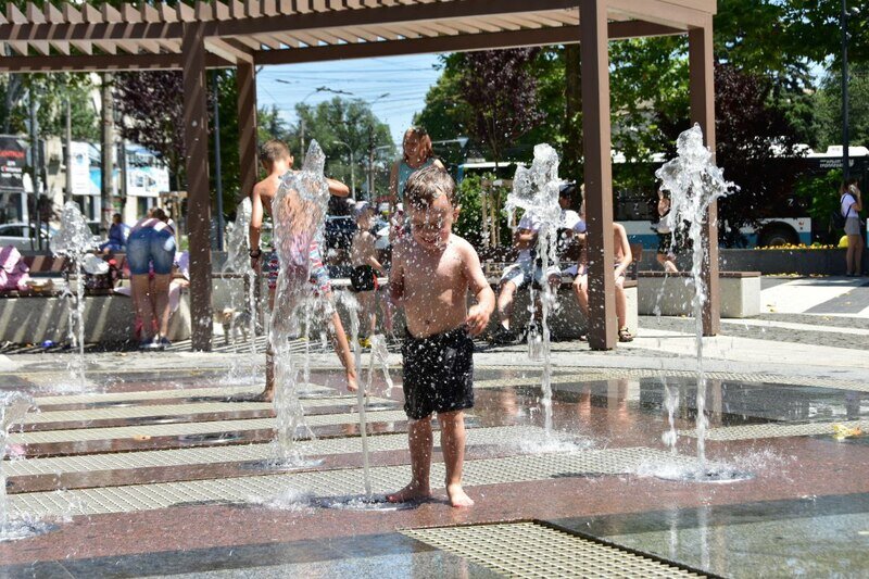 Осторожно август: как спасаться от жары - инфографика