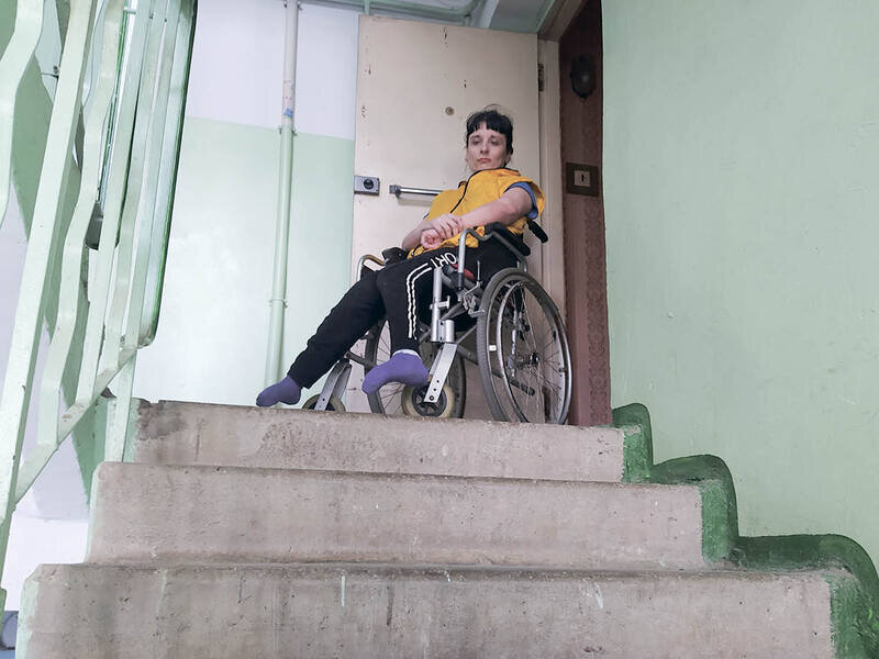 В Евпатории инвалиды больше года не могли самостоятельно покинуть жилище