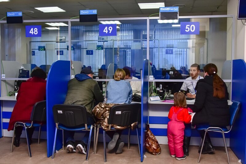 Выплаты, центры общения, мероприятия и проактивный режим: о работе Соцфонда РФ в Крыму