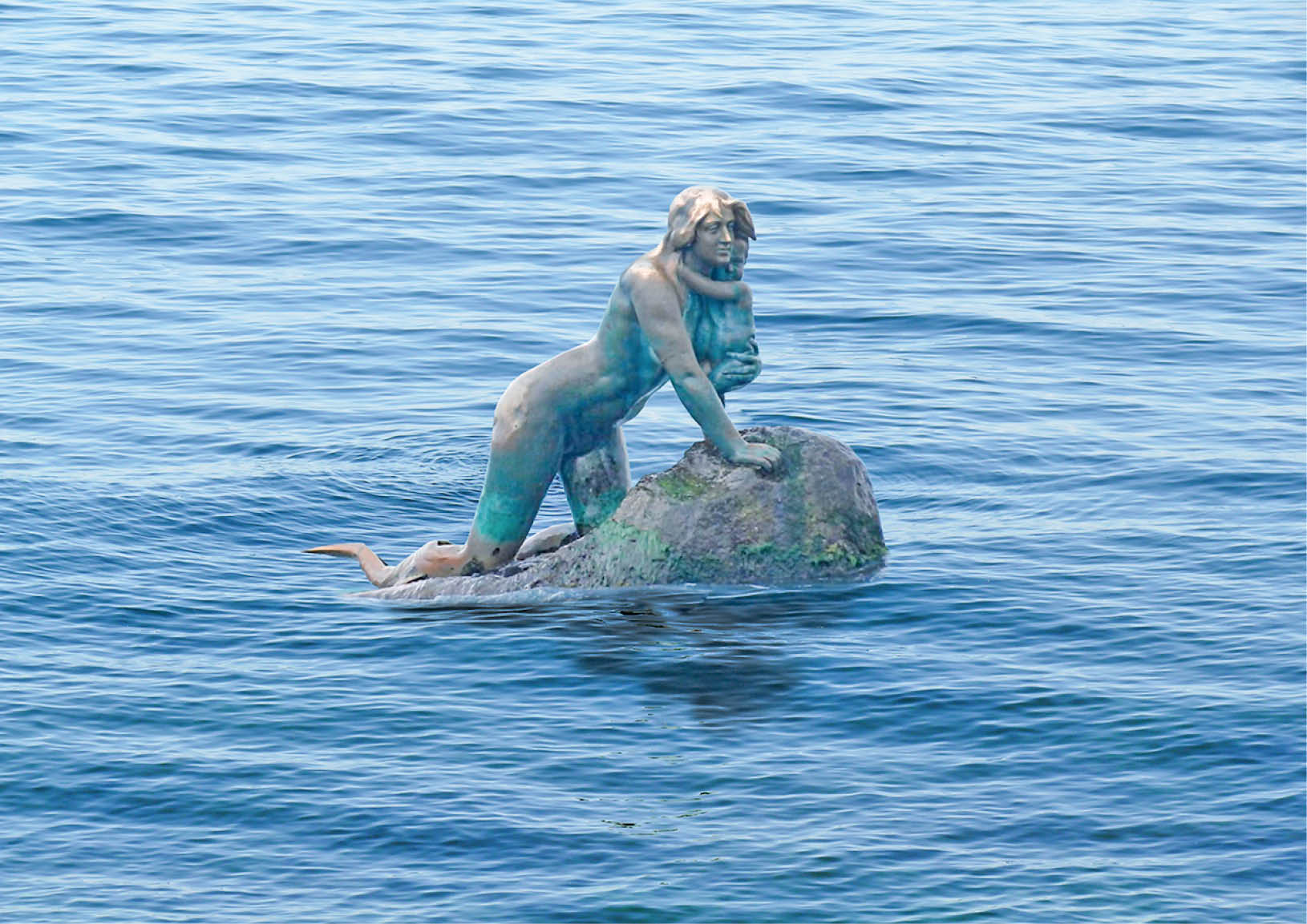 Что объединяет русалок, обитающих в Копенгагене и Мисхоре