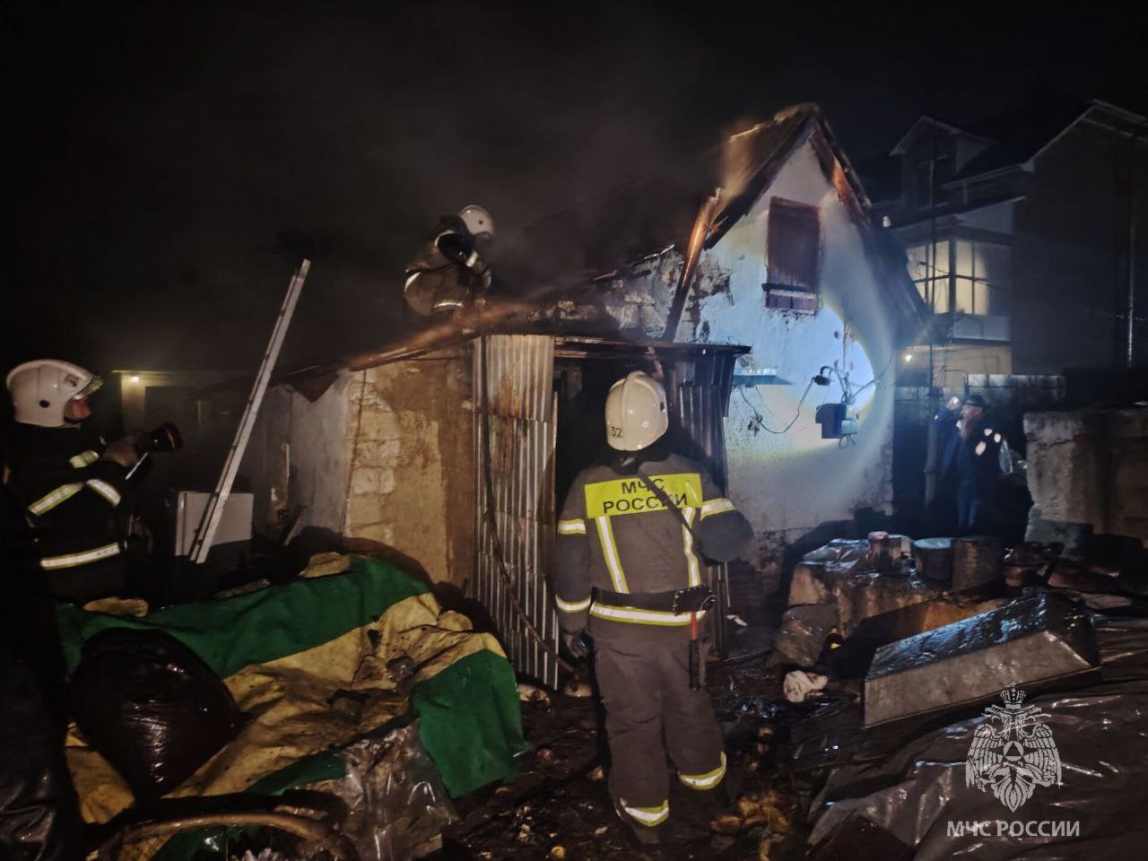 В Крыму на пожаре пострадали мать с ребëнком