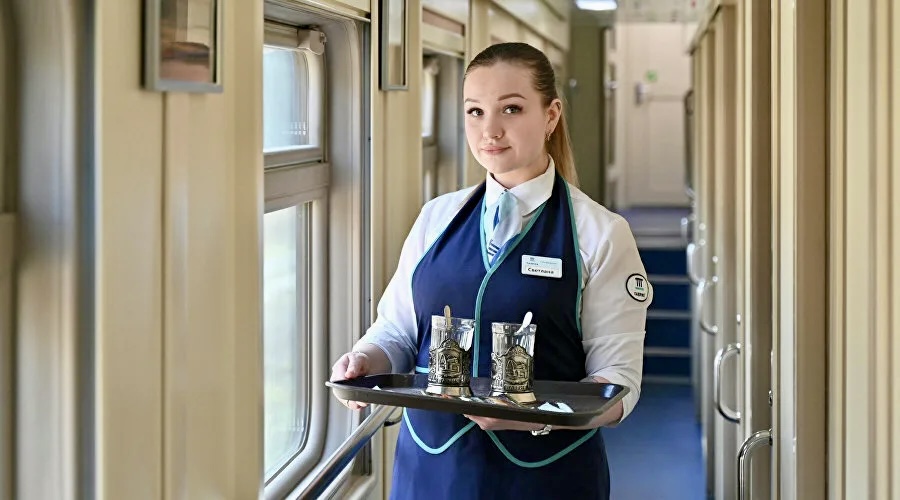 Проводниками пассажирских вагонов работают сто крымских студентов