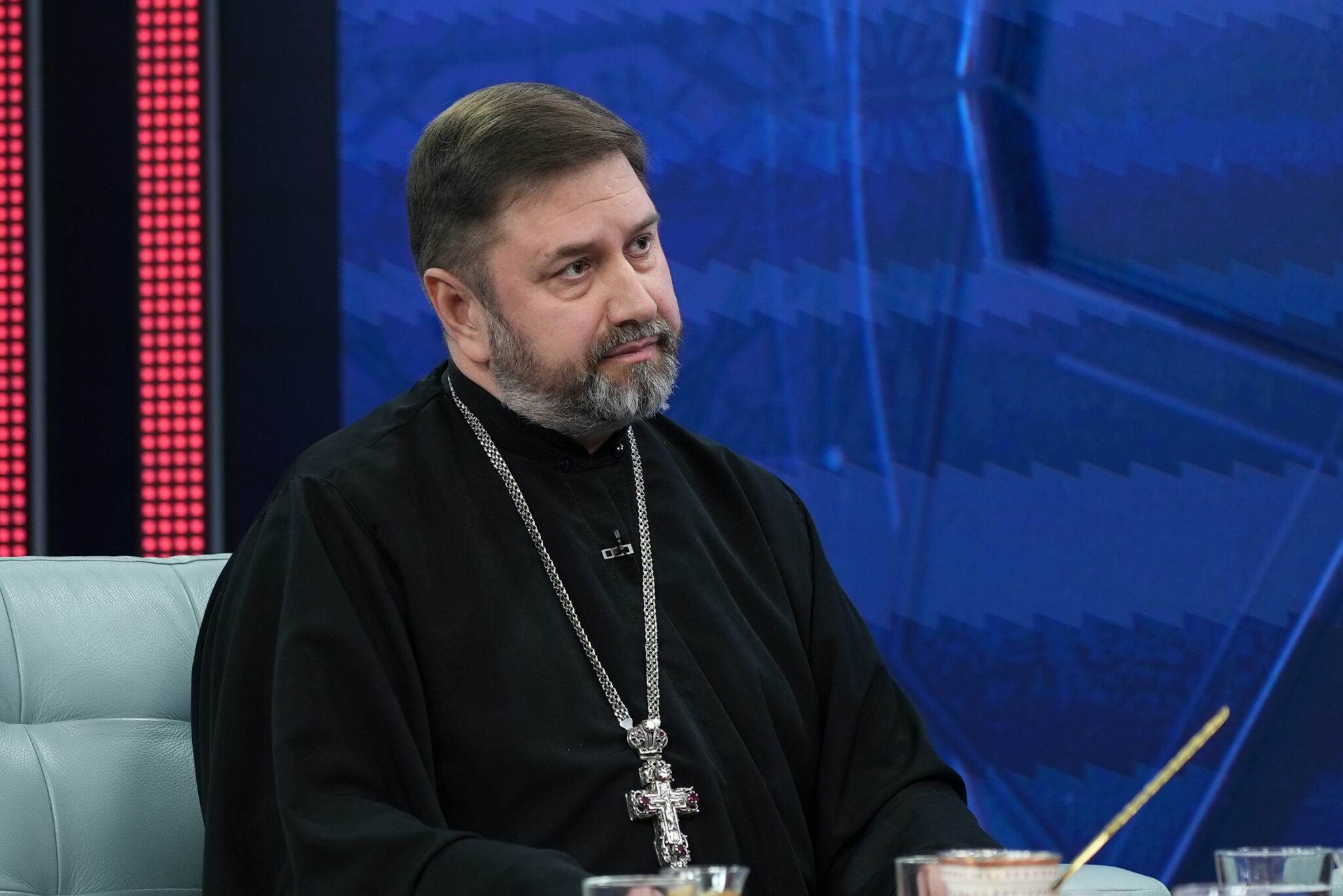 Священник рассказал, как сектанты воздействуют на потенциальную жертву