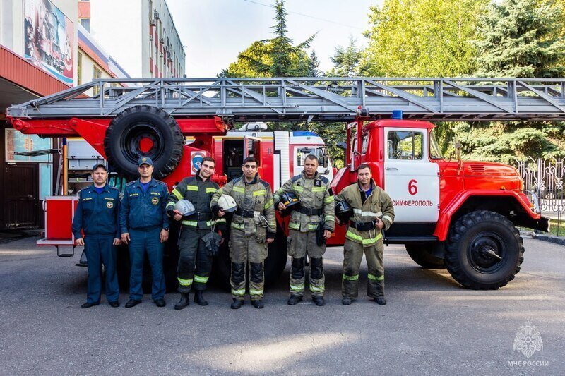 В Симферополе пожарные спасли из горящей многоэтажки 8 человек