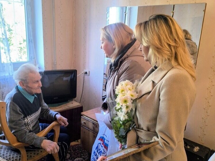 С риском для жизни помогал партизанам: ветеран труда из Кореиза Николай Суглобов отметил 95 лет