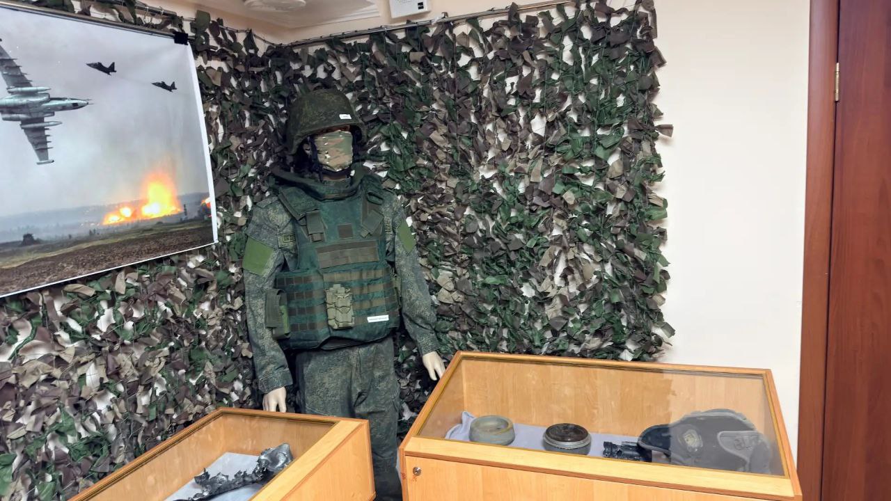 В Симферополе открылась выставка "СВОи герои"