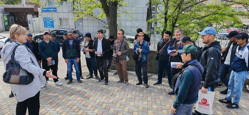 Иностранным рабочим в Симферополе прочитали лекцию о профилактике экстремизма