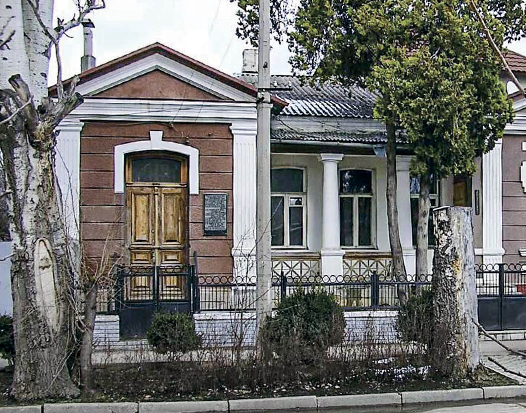 Здесь гостили Ульяновы: история тихой улицы Тургенева в Симферополе