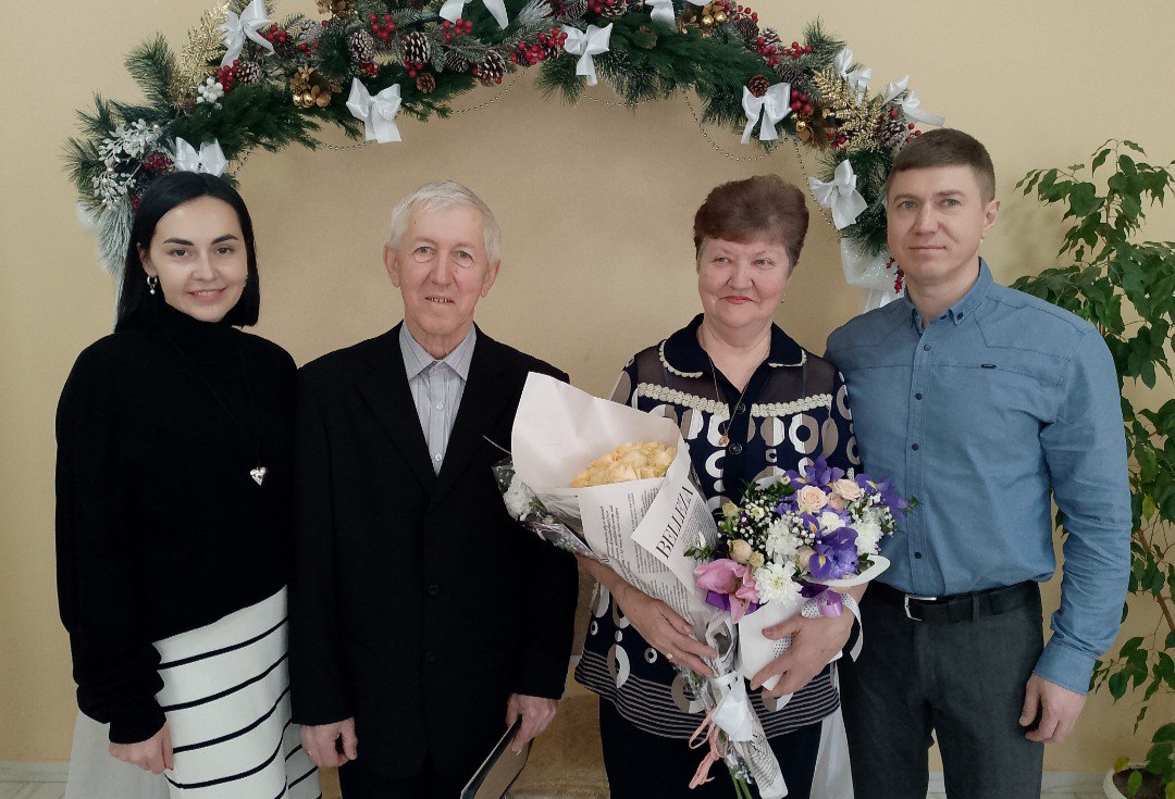 Два сердца 50 лет бьются в унисон: пенсионеры из Нижнегорского района отметили золотую свадьбу