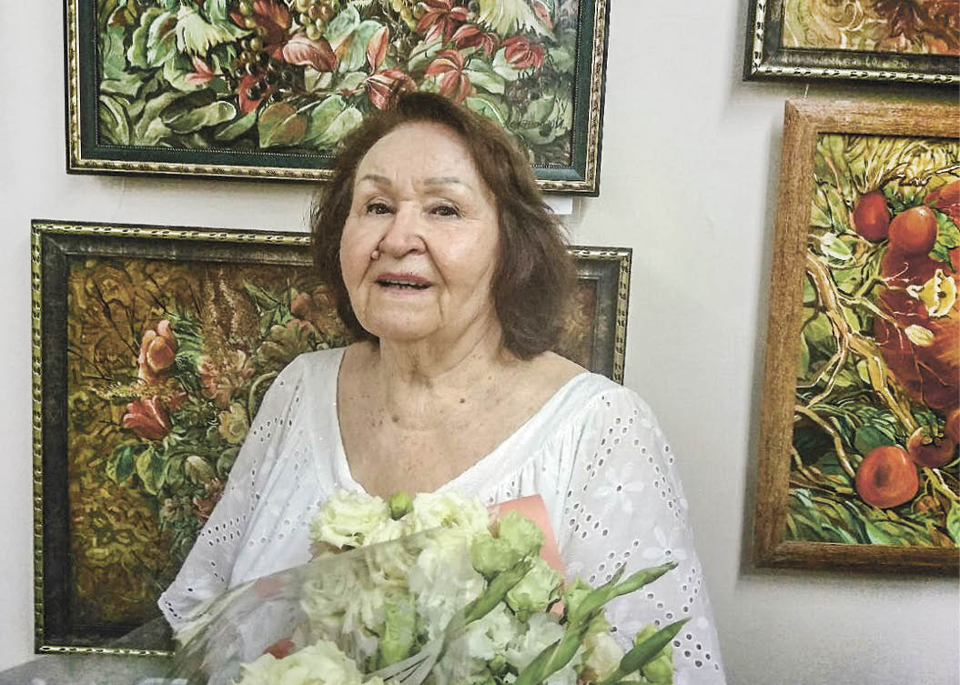 Выставка Инны Аслановой в Ялте: восточные мотивы и фантастические ландшафты